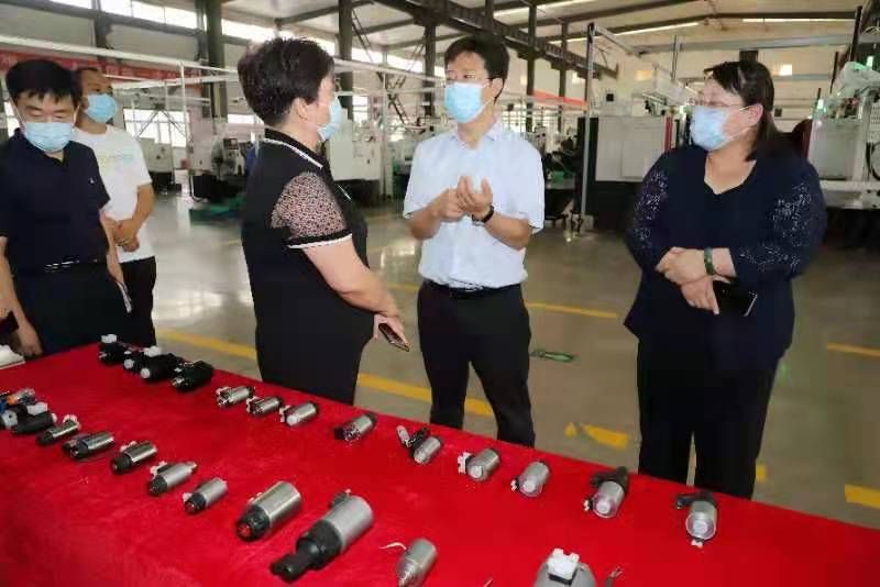日bxxxx安阳市市长高永一行莅临我公司参观调研